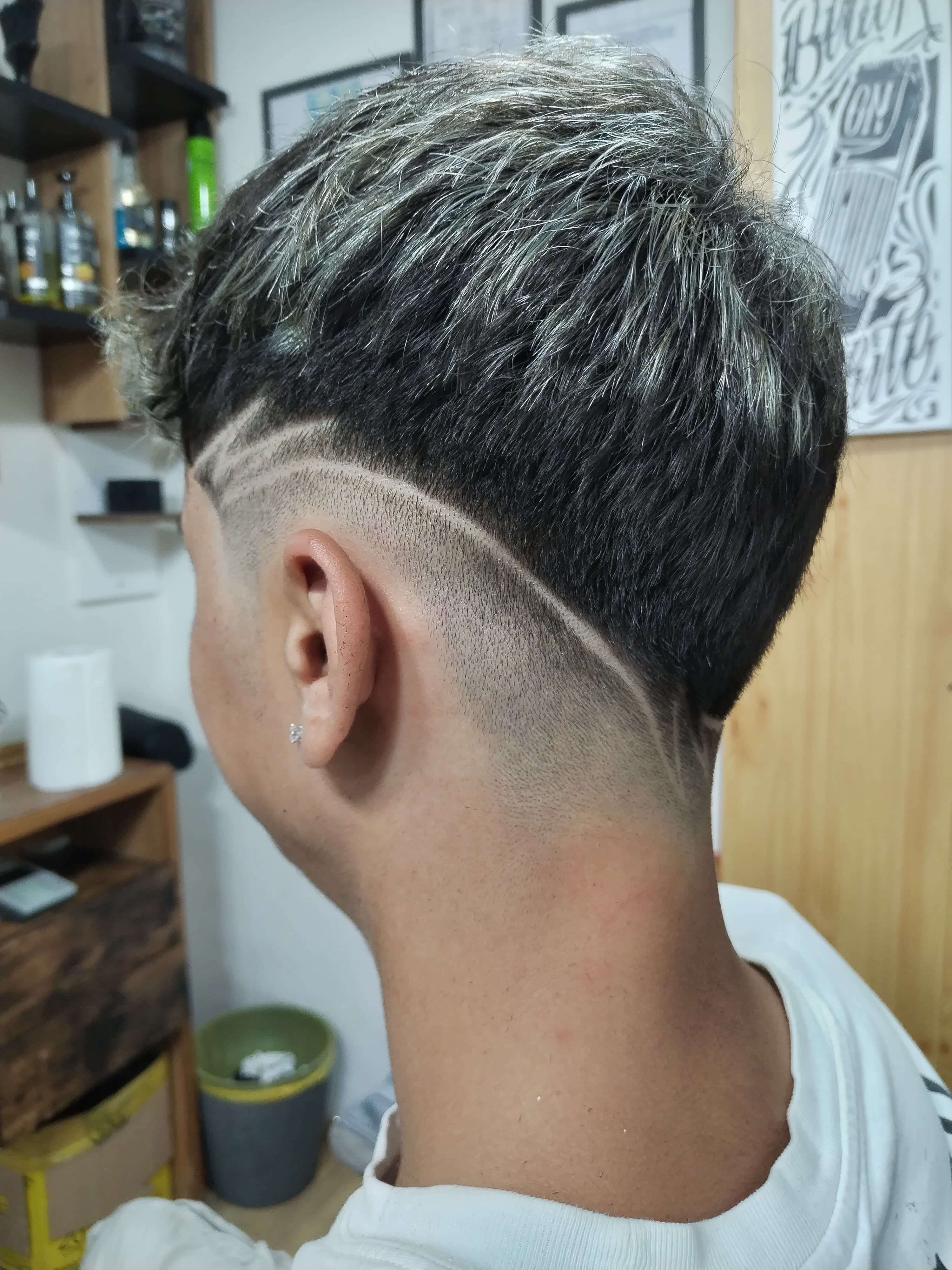 Lucrări de frizerie realizate la BlackOnWhite Focșani
